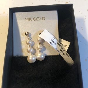 New pearl Earrings